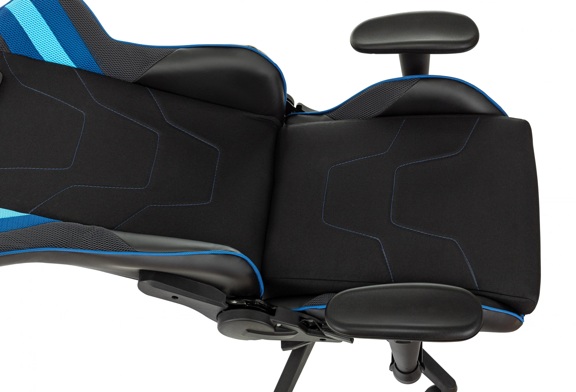 Кресло игровое Zombie VIKING 4 AERO