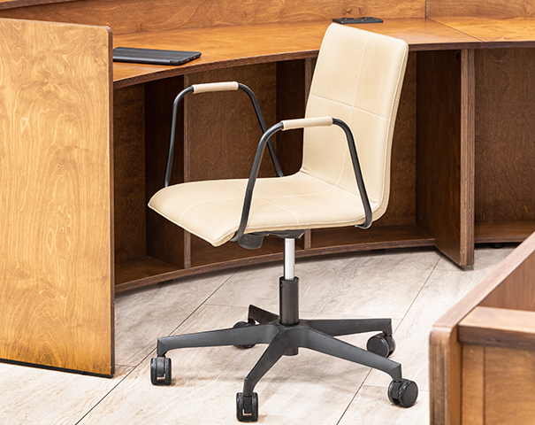 Офисное кресло Saloa на крестовине с колесами