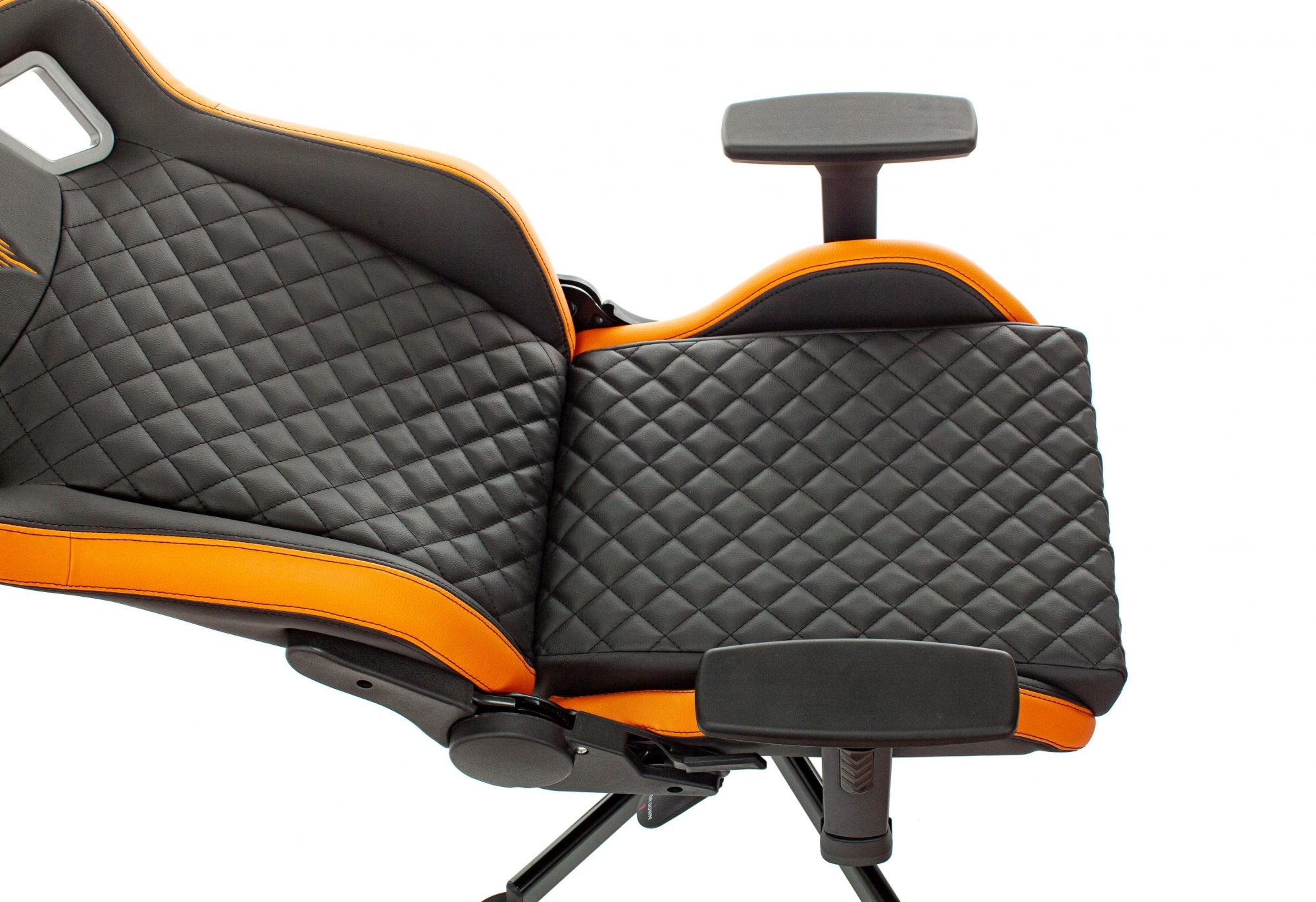 Кресло игровое Knight OUTRIDER